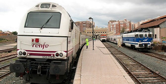 8454_7131_200108trenes