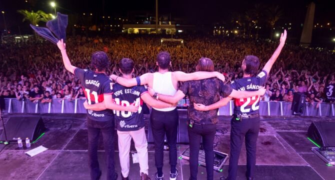 Concierto de Arde Bogotá en el puerto de Cartagena , en la pasada edición de La Mar de Músicas. 