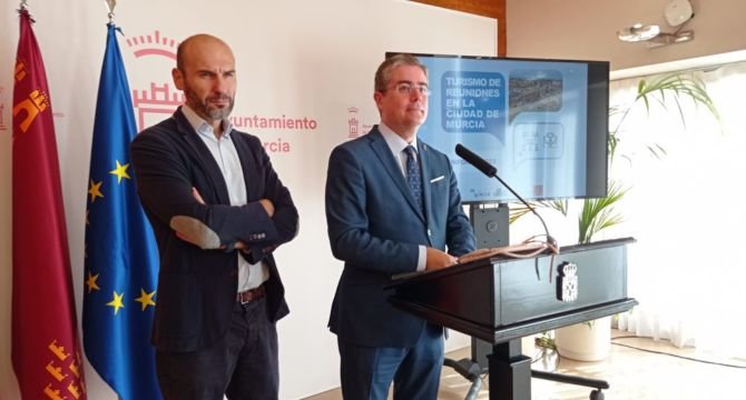 Las conclusiones del estudio las han dado a conocer el concejal de Turismo, Jesús Pacheco y Felipe Saldaña, como representante de la parte empresarial. 