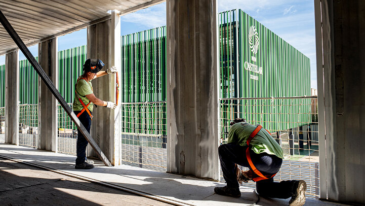 Contenedores reutilizados para ampliar el primer colegio de la Región de Murcia construido con técnicas de economía circular