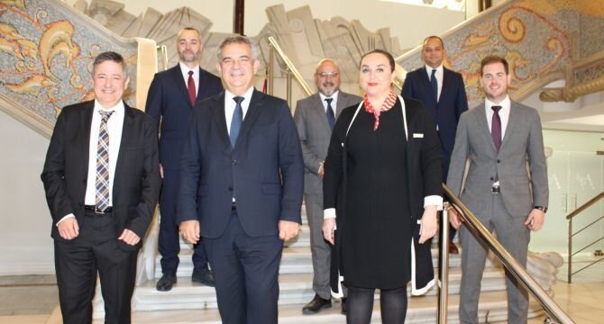 El consejero de Universidades, Juan María Vázquez, junto al equipo directivo de la consejería.