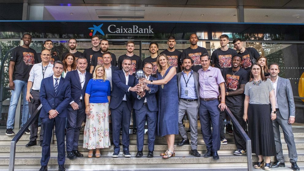 Recepeción del UCAM Murcia C.B. por parte de CaixaBank.