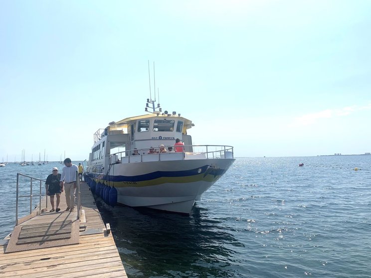 San Javier vuelve a contar con una línea regular de transporte marítimo entre La Ribera y La Manga. El Ferry Mar Menor, con Niurka Baños al frente.