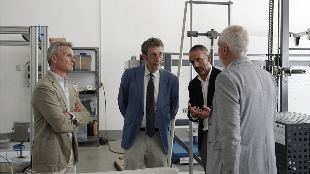 Imagen de la visita a Cetem de José Moisés Martín Carretero, director general del Centro para el Desarrollo Tecnológico Industrial (CDTI).