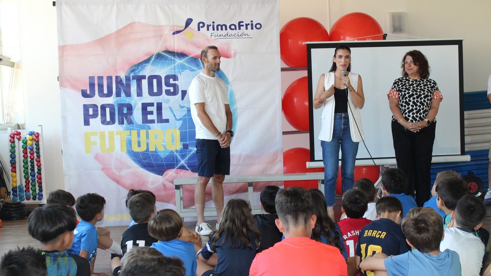 Alejandro Valverde durante su visita al Campus de verano de Primafrio.