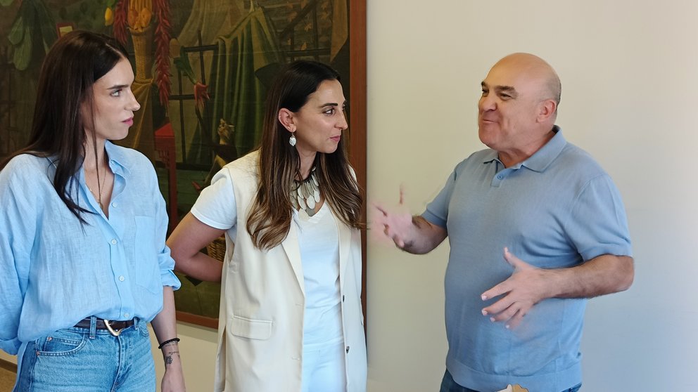 Imagen de la consejera de Agricultura, Sara Rubira, en su visita a la empresa El Ciruelo en Alhama de Murcia.