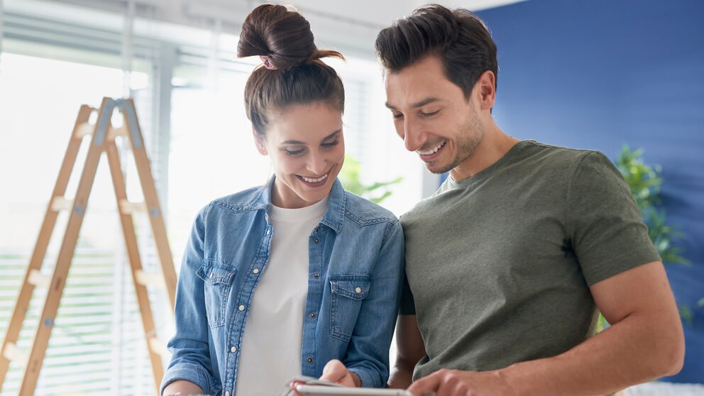 Jóvenes en su vivienda.