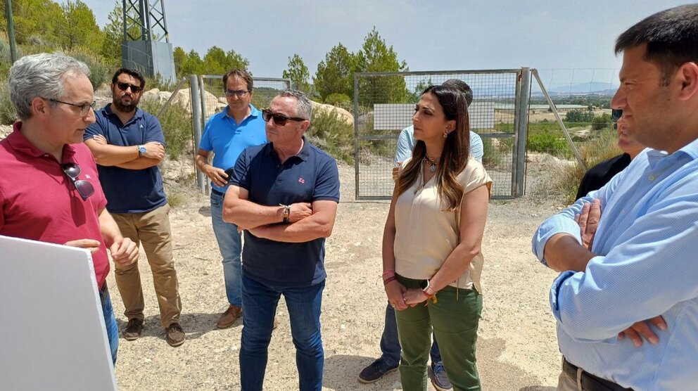 La consejera Sara Rubira durante la visita a la Comunidad de Regantes Río Alhárabe de Moratalla.