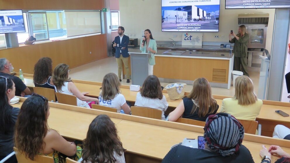 La consejera Carmen Conesa en el acto de clausura del curso de certificados de profesionalidad 2023-2024.