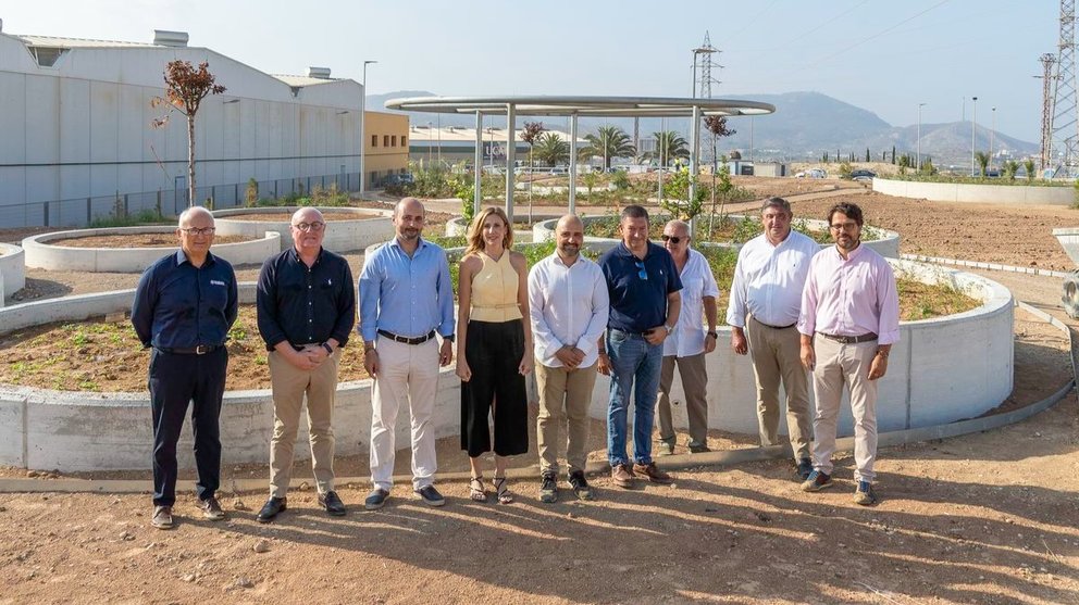 La consejera de Empresa, Marisa López Aragón, visita las obras que se están realizando en el polígono Cabezo Beaza de Cartagena.