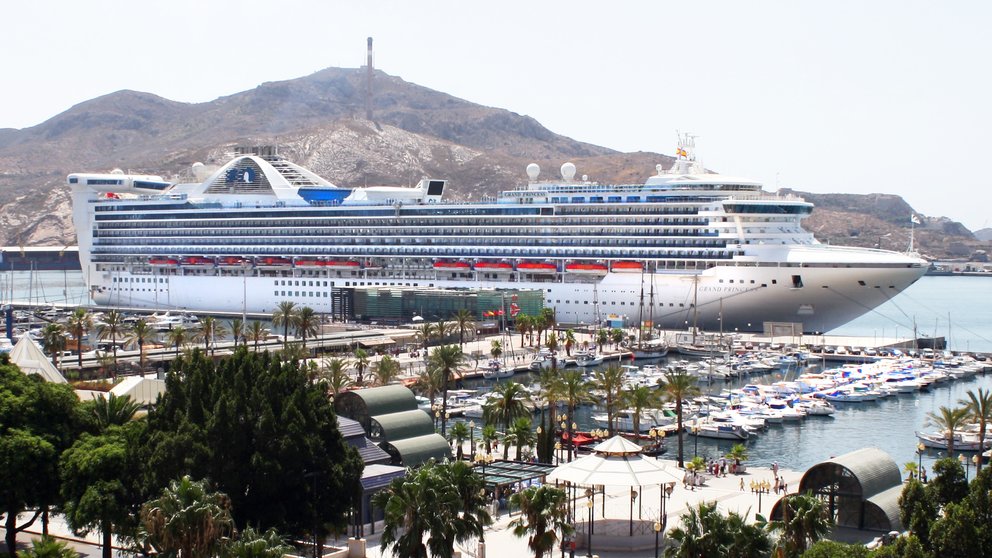 Crucero en el Puerto de Cartagena.