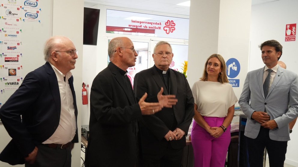 La consejera de Política Social, Conchita Ruiz, durante la inauguración del nuevo local de Cáritas en Molina de Segura.