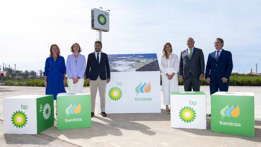 Iberdrola y BP anuncian la decisión final de inversión para la mayor planta de hidrógeno verde de España.