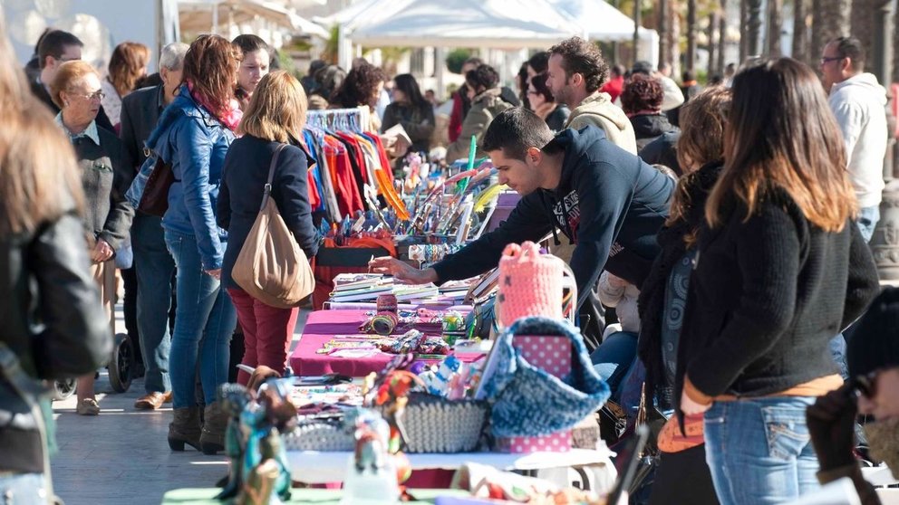 Imagen de archivo del Mercadillo de Artesanía Juvenil en el Puerto de Cartagena.