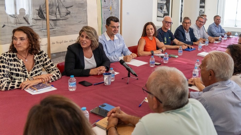 Reunión de trabajo con la nueva gerente del ayuntamiento.