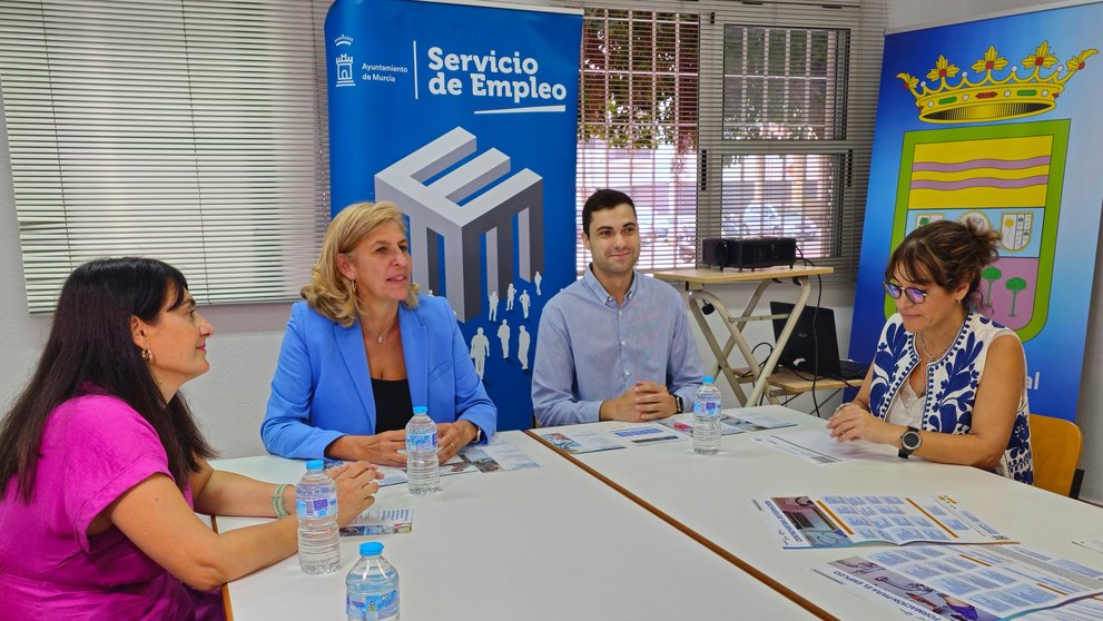 La concejal de Empleo del consistorio murciano, Mercedes Bernabé, en el Centro Cultural de Churra.