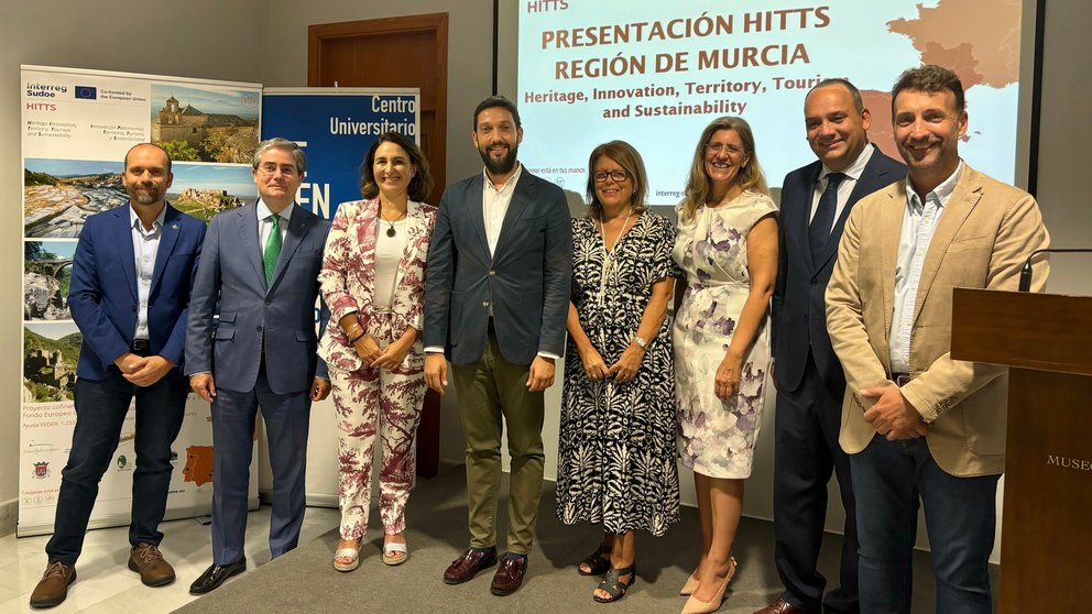 Onofre Martínez, Jesús Pacheco, Pilar López, Juan Francisco Martínez, Maribel Sánchez-Mora, Senena Corbalán, Antonio Caballero y Carlos Pineda, en la presentación del Proyecto HITTS.