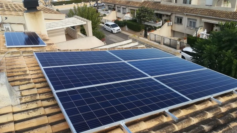 Instalación solar para autoconsumo residencial.