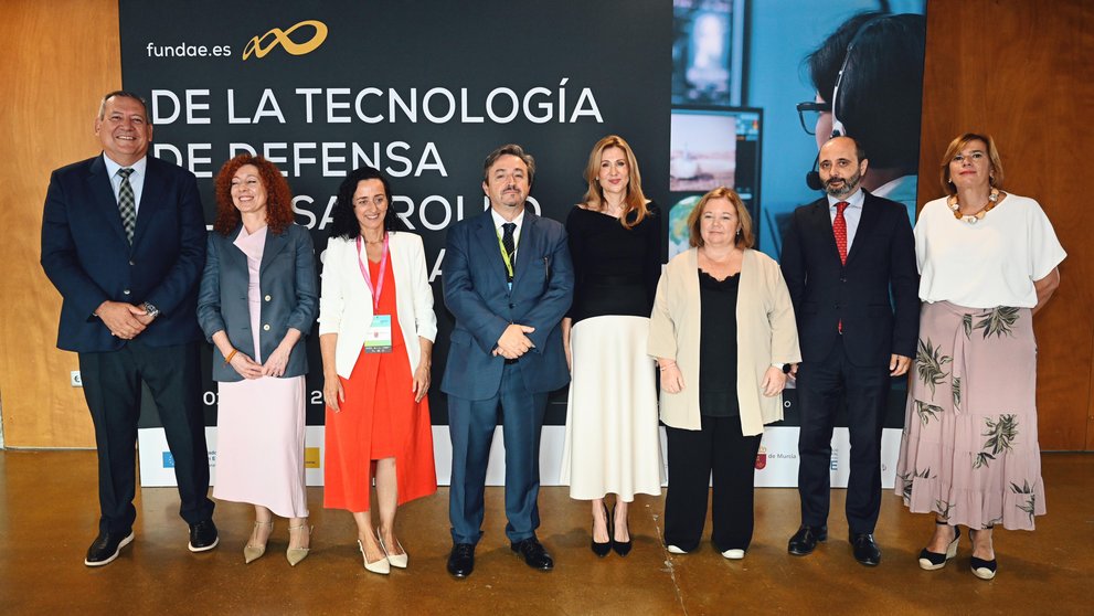 Inauguración de la jornada sobre tecnología dual celebrada en el Víctor Villegas de Murcia.