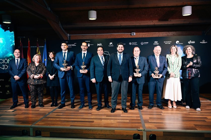 Imagen de archivo de los ganadores de los I Premios Fundación Isaac Peral.