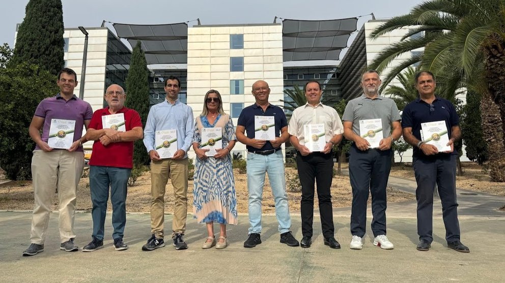 Profesionales que han participado en la investigación sobre I+D+i en organizaciones agrarias de la Cátedra Ecosistema Murcia Innova (EMURI) y Fecoam.