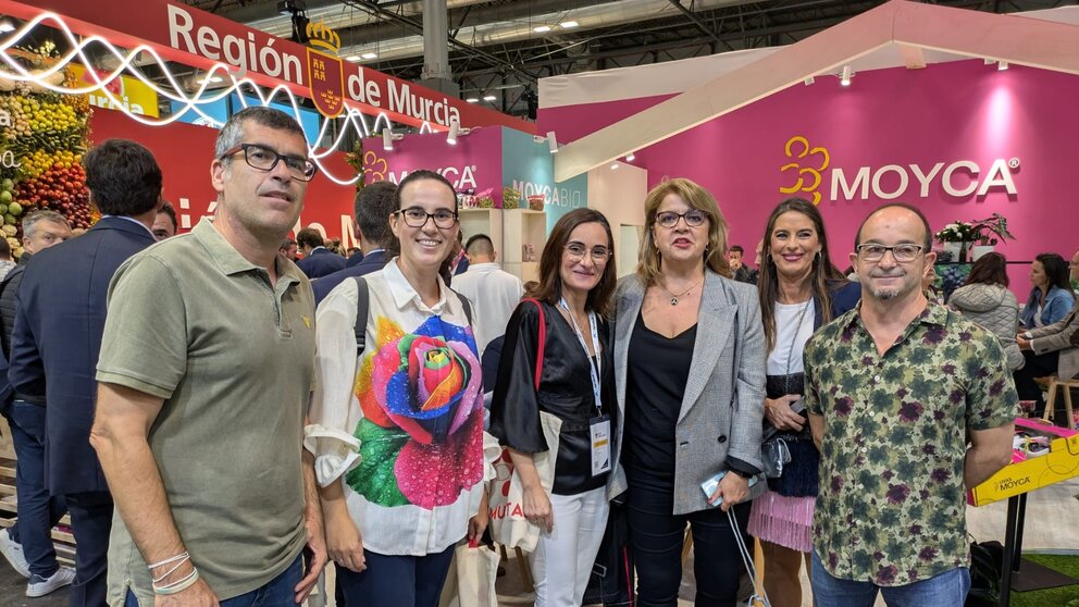 Responsables del CTNC en el stand de la Región de Murcia en Fruit Attraction.