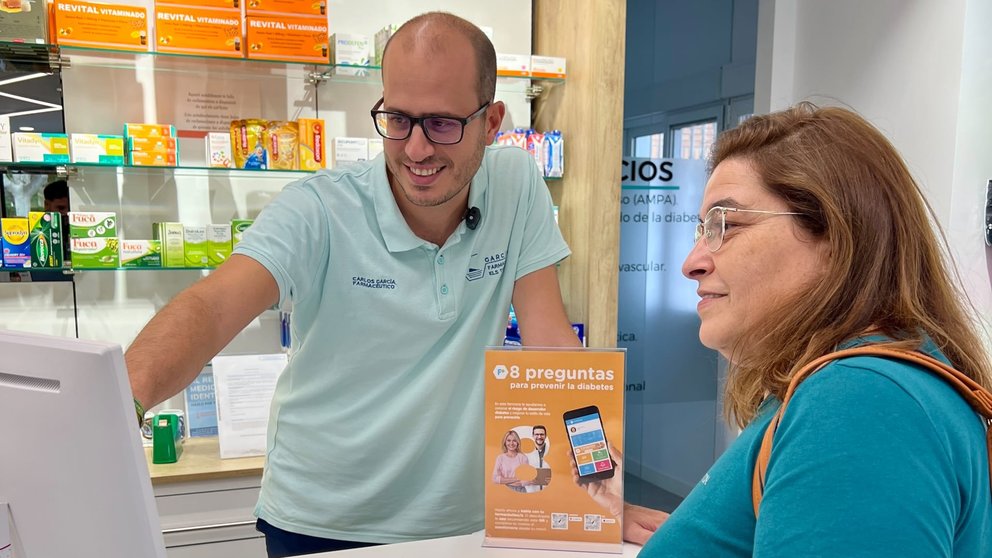 Imagen durante la realización del test en una farmacia F+.