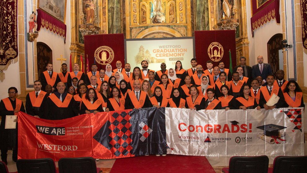 Graduación de los estudiantes de los centros de Educación Superior de Westford University College y UniAthena que han finalizado sus estudios en los títulos de MBA, Executive MBA y DBA, avalados por la UCAM.