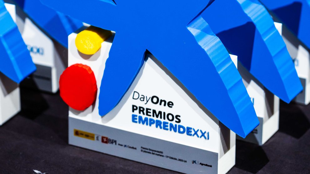 Trofeos de los Premios EmprendeXXI.