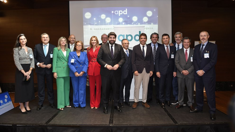 Imagen de familia durante el ‘Encuentro bilateral Región de Murcia y Comunidad Valenciana’.