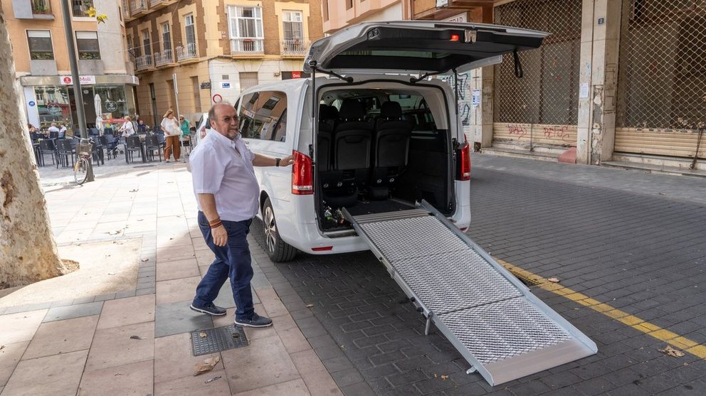 Imagen de uno de los vehículos euro taxi que presta servicio en Cartagena.