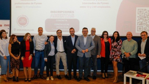 Imagen de familia durante el programa 'Generación Digital Pymes' (GDP).