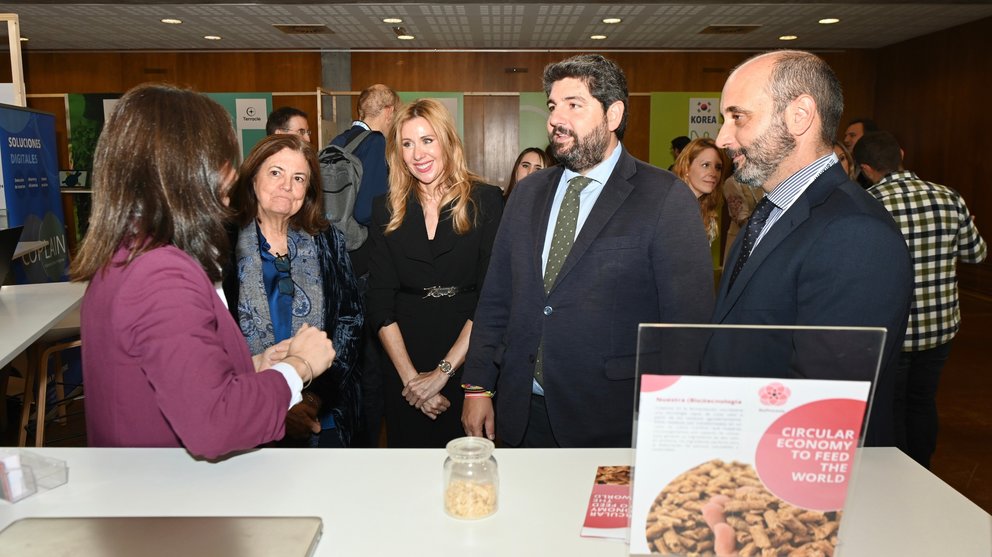 El presidente del Gobierno regional, Fernando López Miras, inaugura la cuarta edición del Waykup Forum.