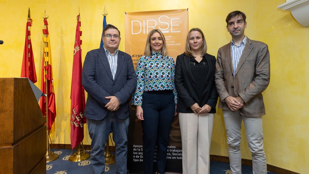 Imagen de familia durante la I Jornada de DIRSE en la Región de Murcia.