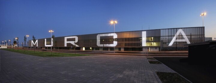 Vista nocturna del Aeropuerto de Corvera. (CARM)