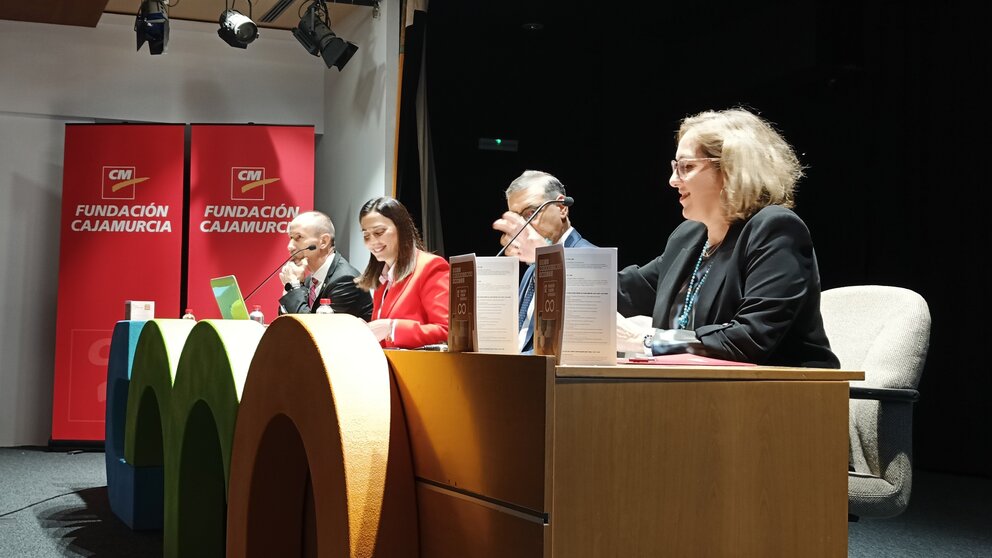 La consejera de Agricultura, Sara Rubira, en la inauguración de las jornadas sobre ‘Agroalimentación y Cambio Climático’, organizadas en Murcia por Campus Mare Nostrum. (CARM)