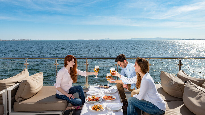 Ruta de invierno en la Región Murcia: historia, montañas y enoturismo para un puente único -Aperitivo en el Mar Menor (CARM-ITREM)