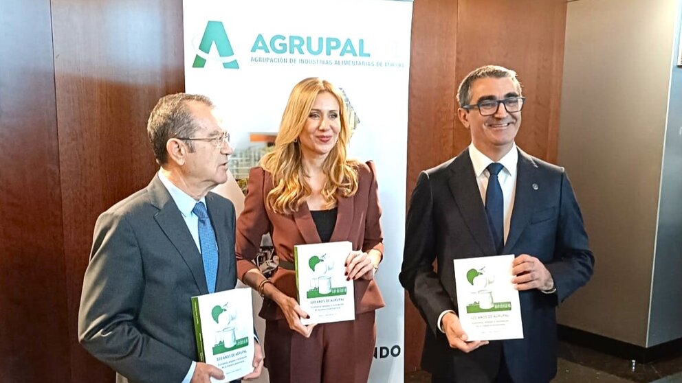 Presentación del libro conmemorativo del centenario de Agrupal. (CARM)