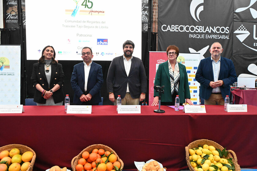 El jefe del Ejecutivo regional, Fernando López Miras, presidió el acto conmemorativo del 45 aniversario de la Comunidad de Regantes de Librilla.