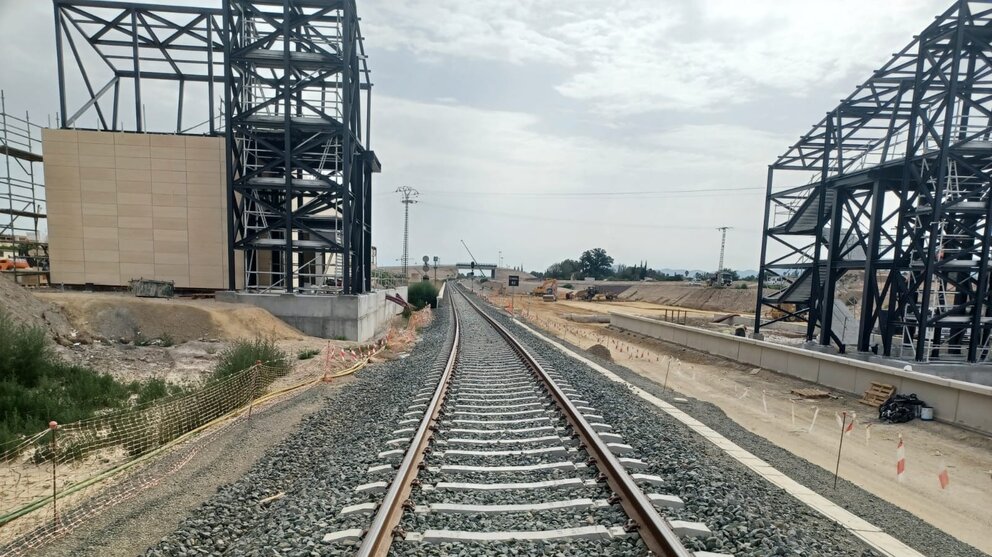 Imagen de una vía en el tramo Murcia - Almería. (Ministerio de Transportes)