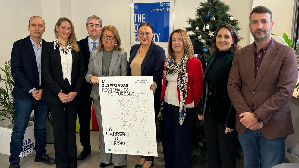 Imagen de familia durante la presentación de la iniciativa. (The Open Faculty)