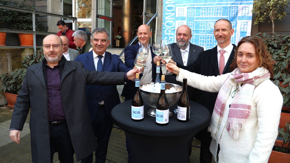 Imagen durante la presentación de la nueva añada del vino Tomás Ferro. (UPCT)