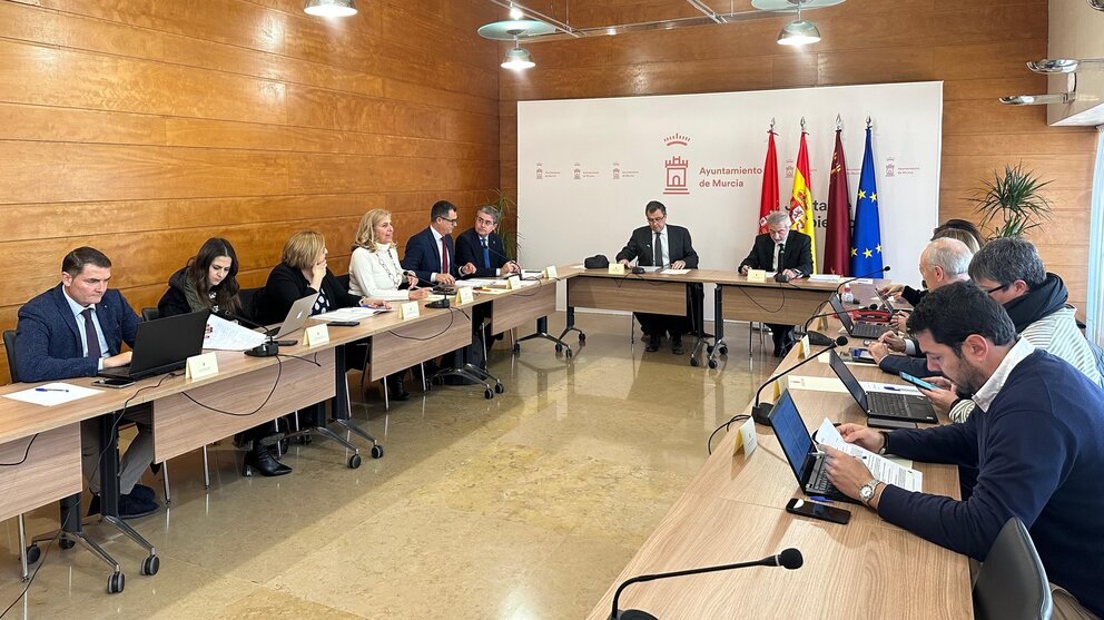 Un momento del último Consejo de Administración del Centro de Distribución Logística Alimentaria referente en el sureste español del ejercicio 2024. (Ayuntamiento de Murcia)