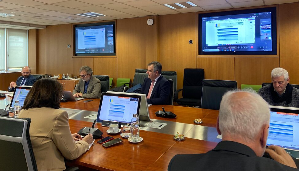 El consejero de Medio Ambiente, Juan María Vázquez, en el Consejo de Administración de Tragsa. (CARM)