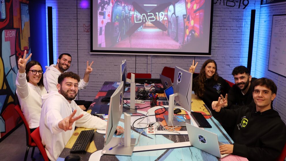 Imagen de los jóvenes participantes en la segunda edición del programa de innovación ‘Business Tech LAB’. (Grupo Fuertes)