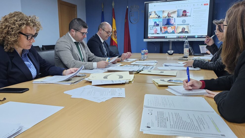 El consejero de Educación y Formación Profesional, Víctor Marín, preside la reunión del Consejo Asesor Regional de Formación Profesional. (CARM)