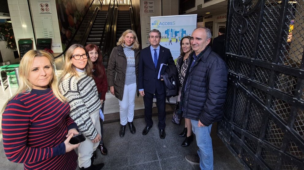 Reunión en el Mercado de Verónicas. (Ayuntamiento de Murcia)