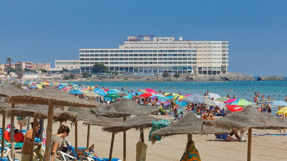 Vista de un hotel en La Manga del Mar Menor. (CARM)