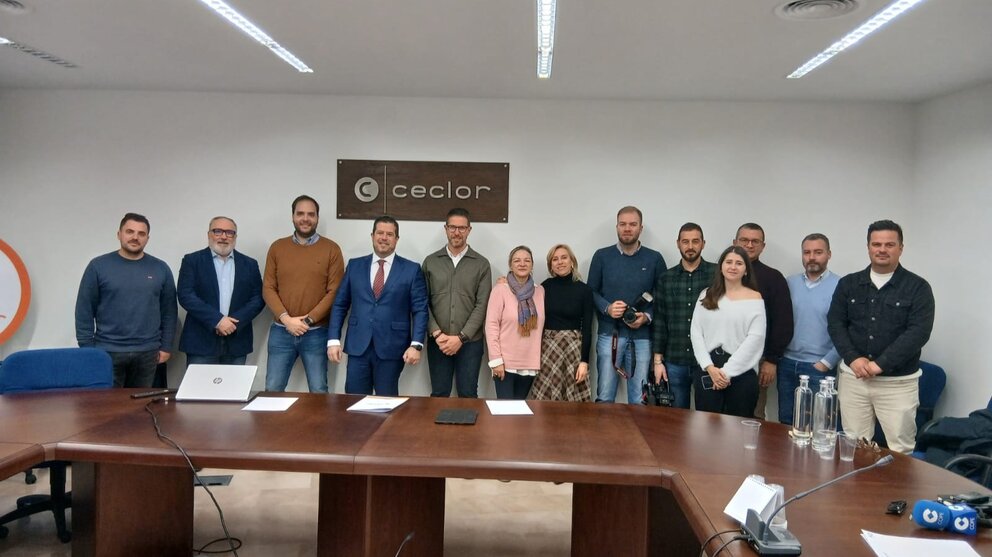 Imagen de familia durante el encuentro mantenido este viernes. (Ceclor)