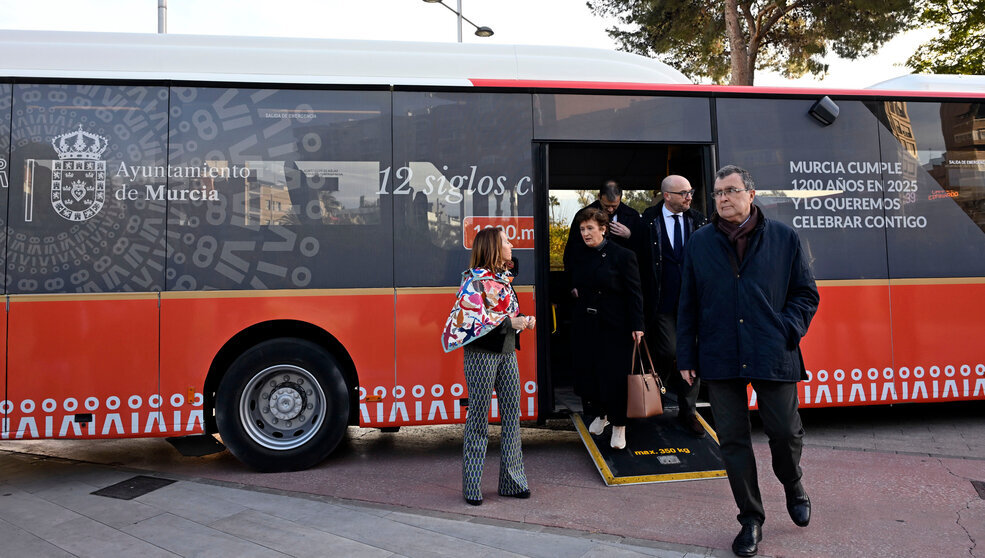 Presentación de los nuevos autobuses en Murcia. (Ayuntamiento de Murcia)